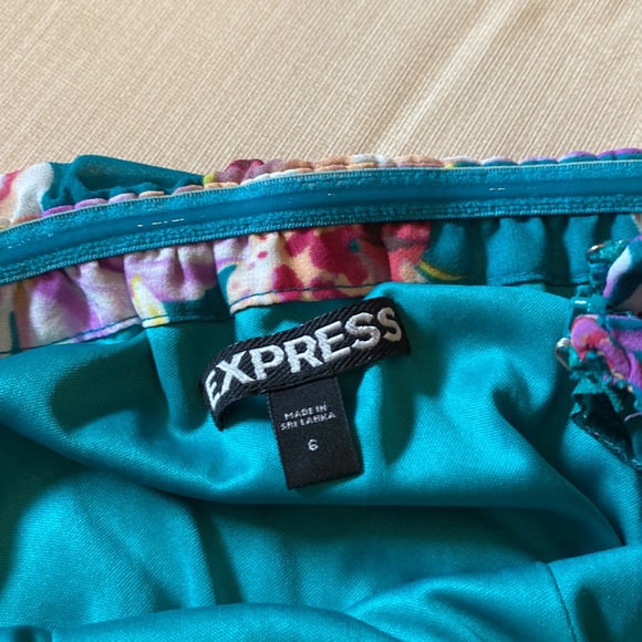 ⭐️2/$10 - strapless dress - Picture 3 of 4